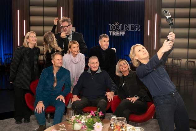 Clare Devlin, Sandy Mölling, Philipp Hochmair, Uschi Glas, Paul Panzer, Heinz Hoenig, Micky Beisenherz, Annika Kärsten Hoenig and Susan Link at the recording of the WDR talk show Kölner Treff at WDR Studio BS 3 Cologne, 20 11 2025 Foto:xC.xAdolph xFuturexImagex koelner_treff2011_5102
