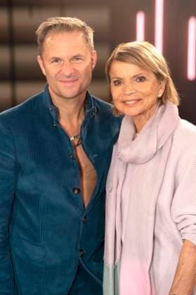 Philipp Hochmair and Uschi Glas at the recording of the WDR talk show Kölner Treff at WDR Studio BS 3 Cologne, 20 11 2025 Foto:xC.xAdolph xFuturexImagex koelner_treff2011_5133