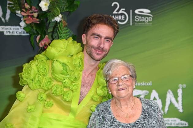 Felix Nieder with grandma Waltraud Bräuss at the TARZAN musical premiere at the Stage Theater Neue Flora in Hamburg on 20 11 2025
