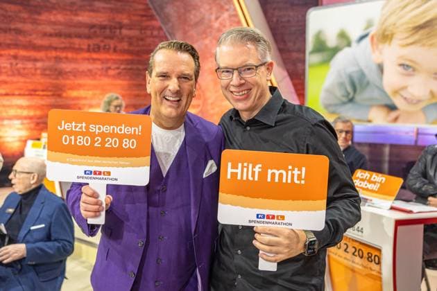 RTL telethon in Cologne, 20 11 2025 Ralf DÜMMEL and entrepreneur Frank Thelen The 30th RTL telethon is currently running at the EMG studios in Cologne Hürth For the first time, the 30th anniversary will be broadcast for 30 hours Celebrity supporters accept donations for children in need live on the donation hotline Cologne Hürth North Rhine-Westphalia Germany Copyright: xBonn.digitalx