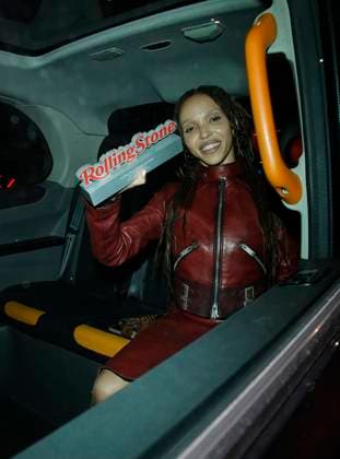 Rolling Stone UK Awards 2025 Rolling Stone UK Awards 2025 - LONDON, ENGLAND - NOVEMBER 20: fka twigs all smiles pictured leaving the Rolling Stone UK Awards 2025 afterparty at The Roundhouse Clutching her Rolling Stones award as she leaves in a london black Taxi on November 20, 2025 in London, England, Credit:James Smart Pictures Avalon  Copyright: xJames xSmartxPicturesx xAvalonx 1053631248