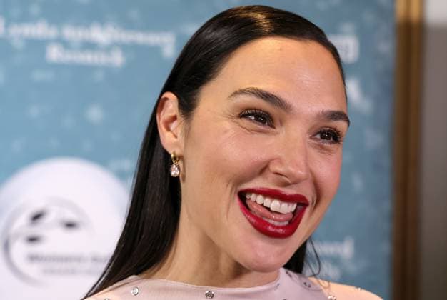 20 November 2025 - Beverly Hills, California - Gal Gadot. Women s Guild Cedars-Sinai Fall Snow Ball Gala held at The Beverly Wilshire, A Four Seasons Hotel. Beverly Hills USA - ZUMAa123 20251120_zaa_a123_126 Copyright: xADx