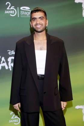 Arya Shirazi at the premiere of the Disney musical Tarzan at the Stage Theater Neue Flora Hamburg, 20 11 2025 Foto:xgbrcix xFuturexImagex tarzan_5106