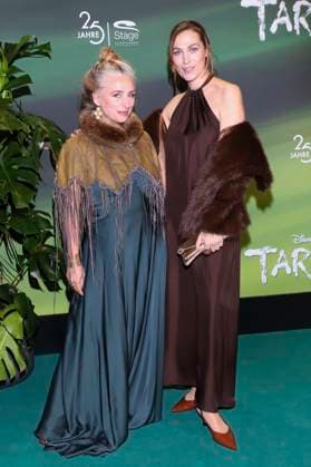 Gabriela Gottschalk and Monika Klotz at the premiere of the Disney musical Tarzan at the Stage Theater Neue Flora Hamburg, 20 11 2025 Foto:xgbrcix xFuturexImagex tarzan_5121