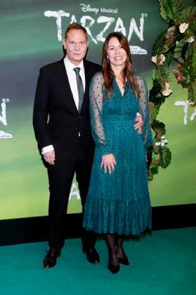Fabian Harloff with company at the premiere of the Disney musical Tarzan at the Stage Theater Neue Flora Hamburg, 20 11 2025 Foto:xgbrcix xFuturexImagex tarzan_5128