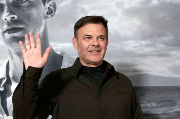 Francois Ozon at the premiere of the Disney musical Tarzan at the Stage Theater Neue Flora Hamburg, 20 11 2025 Foto:xS.xGabschx xFuturexImagex fremde_5122