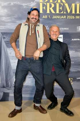 Mehdi Nebbou and Richard Sammel at the FFW opening with the premiere of the feature film L Ã tranger Der Fremde at the 24 French Film Week at the Delphi Filmpalast Berlin, 20 11 2025 Foto:xM.xBehrensx xFuturexImagex fremde_5152