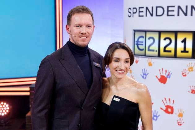 Soccer coach Julian Nagelsmann and his girlfriend journalist Lena Wurzenberger at the 30 RTL Spendenmarathon 2025in Studio 8 of EMG Studios Hürth, 20 11 2025 NRW Germany Copyright: xChristophxHardtx