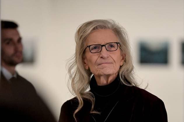 Presentation of the exhibition Wonderland at the MOP Center in A Coruna Photographer Annie Leibovitz during the presentation of the exhibition Wonderland, on November 21, 2025, in A Coruna, Galicia, Spain The exhibition is the first major retrospective of fashion photography by Annie Leibovitz in Spain 21 NOVEMBER 2025 M Espana  Copyright: xM.xDylanx 7114915