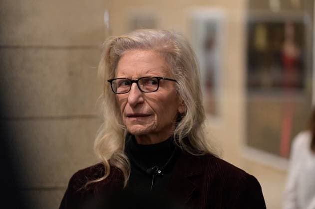 Presentation of the exhibition Wonderland at the MOP Center in A Coruna Photographer Annie Leibovitz during the presentation of the exhibition Wonderland, on November 21, 2025, in A Coruna, Galicia, Spain The exhibition is the first major retrospective of fashion photography by Annie Leibovitz in Spain 21 NOVEMBER 2025 M Espana  Copyright: xM.xDylanx 7114926