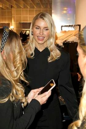 Lena Gercke at the 15 Alsterhaus Christmas Shopping Night 2025 at Alsterhaus Hamburg, 20 11 2025 Foto:xC.xTamckex xFuturexImagex christmas_shopping_5250