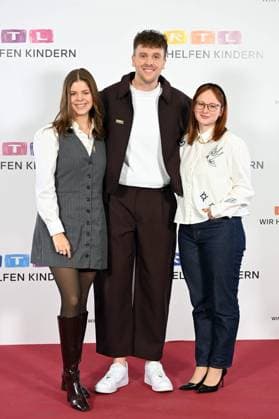 f l Ariana MUELLER, Müller, presenter, Alexander KUMPF, presenter, Johanna MUESSIGER, Müssiger, presenter, portrait, portrait, portrait, cropped single image, single motif, 30 RTL Spendenmarathon Wir helfen Kindern , television, 20 21 11 2025 in Huerth, Germany,