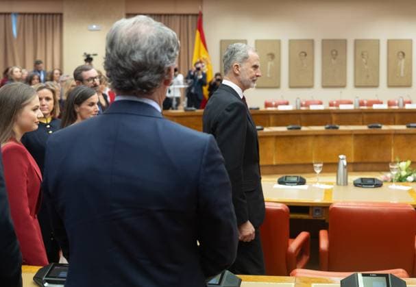King Felipe VI and Queen Letizia, accompanied by Princess Leonor, preside over the event 50 years after the Crown in the transition to democracy, on November 21, 2025, in Madrid Spain The event, which took place in the Constitutional Hall of the Lower House, is part of the institutional events of the 50th anniversary of the restoration of the monarchy after the dictatorship NOVEMBER 21, 2025 Madrid Madrid Madrid Spain  Copyright: xEduardoxParrax 7115214