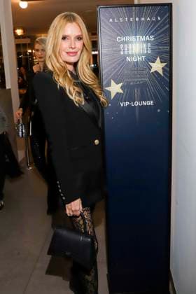 abb Mirja du Mont actress as guest at the Christmas Shopping Night 2025 at Aksterhaus on 20 11 2025 in Hamburg Hamburg Germany