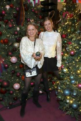 abb Nova Meierhenrich, Sina Zadra as guests at the Christmas Shopping Night 2025 at Aksterhaus on 20 11 2025 in Hamburg Hamburg Germany