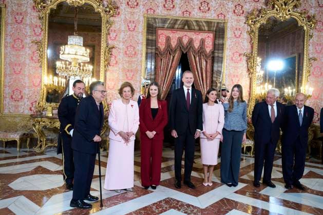 Spanish Royals attends the Delivery of Toison de Oro King Felipe VI of Spain, Queen Letizia of Spain, Crown Princess Leonor, Princess Sofia, Queen Sofia of Spain attends the Delivery of Toison de Oro to FeMiguel Herrero y Rodriguez de Minon lipe Gonzalez, Miquel Roca and at Royal Palace on November 21, 2025 in Madrid, Spain Photo by IMAGO MPG Madrid Royal Palace Madrid Spain  Copyright: xMPGx