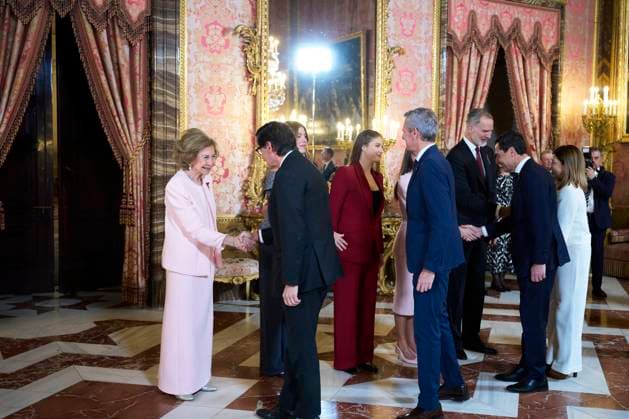 Spanish Royals attends the Delivery of Toison de Oro King Felipe VI of Spain, Queen Letizia of Spain, Crown Princess Leonor, Princess Sofia, Queen Sofia of Spain attends the Delivery of Toison de Oro to FeMiguel Herrero y Rodriguez de Minon lipe Gonzalez, Miquel Roca and at Royal Palace on November 21, 2025 in Madrid, Spain Photo by IMAGO MPG Madrid Royal Palace Madrid Spain  Copyright: xMPGx