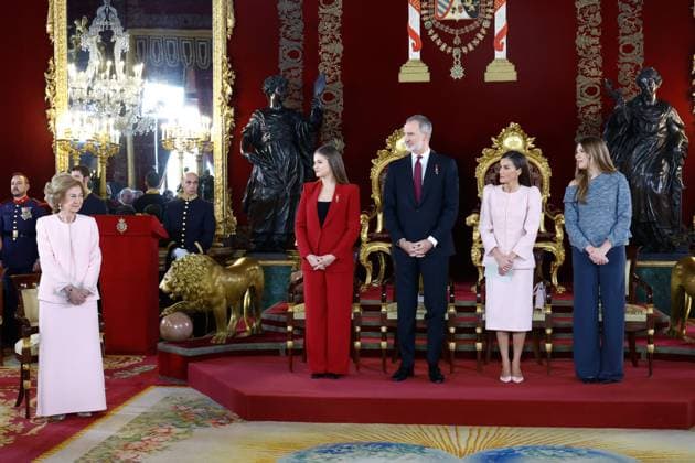 21-11-2025 Collar King Felipe and Queen Letizia and Princess Leonor and Princess Sofia attended the presentation of the Order of the Golden Fleece, Collar de la Insgigne Orden del Toison de Oro a su, to Queen Sofia at the royal palace in Madrid. No Spain Â  Copyright: xPPEx