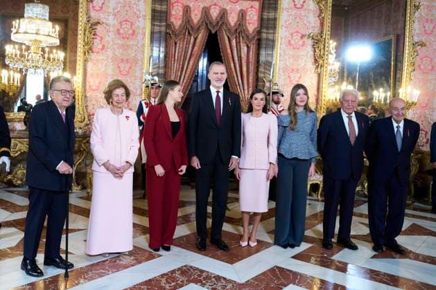 21-11-2025 Collar King Felipe and Queen Letizia and Princess Leonor and Princess Sofia and Queen Sofia and Felipe Gonzalez Marquez, Miguel Herrero Y Rodriguez de Monin and Miquel Roca I Junyent attended the presentation of the Order of the Golden Fleece, Collar de la Insgigne Orden del Toison de Oro a su, at the royal palace in Madrid. No Spain Â  Copyright: xPPEx