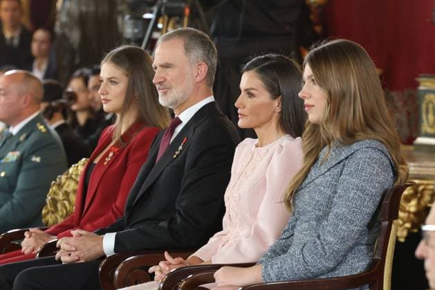 21-11-2025 Collar King Felipe and Queen Letizia and Princess Leonor and Princess Sofia attended the presentation of the Order of the Golden Fleece, Collar de la Insgigne Orden del Toison de Oro a su, to Queen Sofia at the royal palace in Madrid. No Spain Â  Copyright: xPPEx