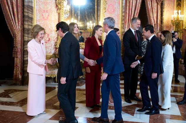 21-11-2025 Collar King Felipe and Queen Letizia and Princess Leonor and Princess Sofia attended the presentation of the Order of the Golden Fleece, Collar de la Insgigne Orden del Toison de Oro a su, at the royal palace in Madrid. No Spain Â  Copyright: xPPEx