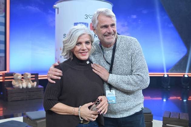 Birgit SCHROWANGE, presenter, with husband Frank SPOTHELFER, portrait, portrait, portrait, cropped single image, single subject, 30 RTL Spendenmarathon Wir helfen Kindern , television, 20 21 11 2025 in Huerth, Germany,