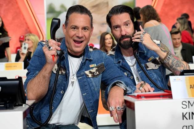 30 RTL Spendenmarathon 2025 on 21 11 2025 at EMG Studio 8 in Hürth Sascha Vollmer, left, and Alec Voelkl at the 30 RTL Spendenmarathon 2025 on 21 11 2025 at EMG Studio 8 in Hürth xJFx