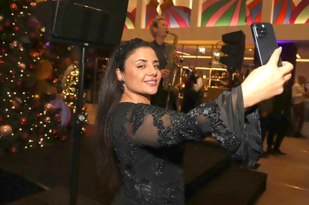Susianna Kentikian at the 15 Alsterhaus Christmas Shopping Night 2025 at Alsterhaus Hamburg, 20 11 2025 Foto:xgbrcix xFuturexImagex christmas_shopping_5564