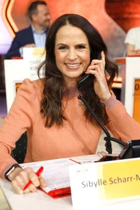 Sibylle Scharr at the 30 RTL Spendenmarathon 2025 in Studio 8 of EMG Studios Hürth, 21 11 2025 Foto:xR.xStoffelsx xFuturexImagex spendenmarathon_5498