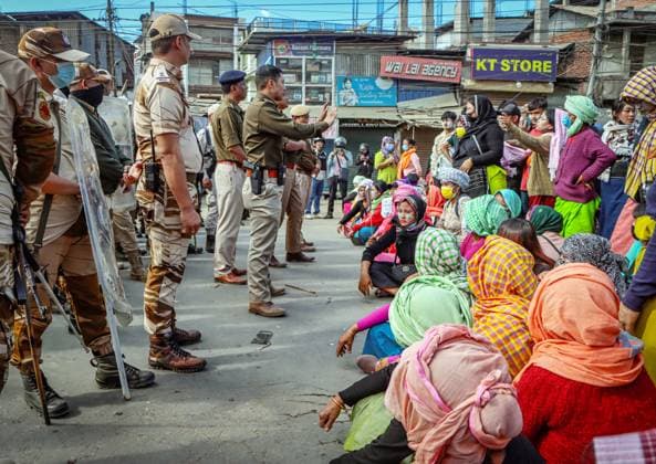 IDPs and COCOMI stage a protest demanding focus on rehabilitation Imphal East, Nov 21 (ANI): Security personnel try to control the situation as IDPs (Internally Displaced Persons) and people under the aegis of COCOMI (Coordinating Committee on Manipur Integrity) hold a protest, demanding rehabilitation on the opening day of the Sangai Festival 2025 Edition at Lamlong Bazar, in Imphal East on Friday. Imphal East Manipur India Copyright: xANIx ANI_20251121310