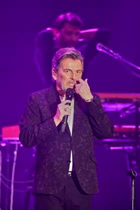 Thomas Anders with band live at the Christmas Sessions in the Kongresshaus Biel, 20 11 2025 Foto:xP.xFrauchigerx xFuturexImagex anders_5101