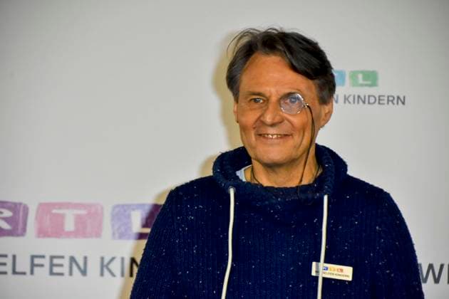 abb Wolfgang Bahro Schauspieler zu Gast auf dem Roten Teppich im RTL Studio beim Charity zum 30.Geburtstag des RTL Spendenmarathon - wir helfen Kindern bei RTL Deutschland am 20.11.2025 in Koeln Deutz NRW Deutschland *** abb Wolfgang Bahro actor as a guest on the red carpet in the RTL studio at the charity for the 30th anniversary of the RTL Spendenmarathon wir helfen Kindern bei RTL Deutschland on 20 11 2025 in Cologne Deutz NRW Germany