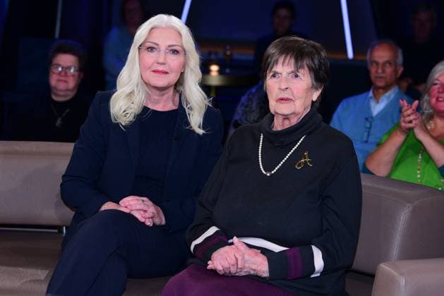 Franziska Walter and Annemarie Streit as guests on the NDR Talk Show on 21 11 2025 in Hamburg NDR Talk Show on 21 11 2025 in Hamburg