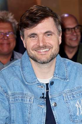 Phil Laude at the recording of the NDR Talk Show in the NDR television studio Lokstedt Hamburg, 21 11 2025 Foto:xH.xHartmannx xFuturexImagex ndr_talk2111_5129