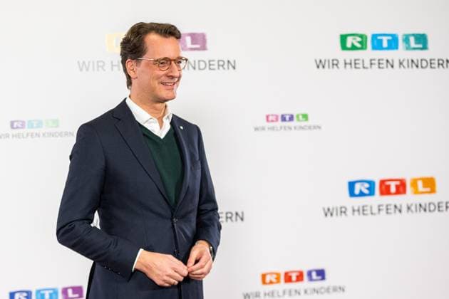RTL telethon in Cologne, 21 11 2025 NRW Minister-President Hendrik WÜST CDU The 30th RTL telethon is currently running at the EMG studios in Cologne Hürth For the first time, the anniversary will be broadcast for 30 hours Celebrity supporters accept donations for children in need live on the donation hotline Cologne Hürth North Rhine-Westphalia Germany Copyright: xBonn.digitalx