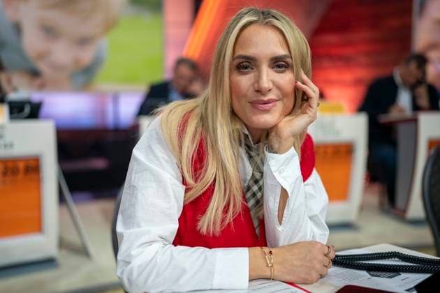 Presenter Anna Kraft at the 30th RTL Charity Marathon 2025 in Studio 8 of the EMG Studios in Hürth, 21 11 2025 30th RTL Charity Marathon 2025 in Studio 8 of the EMG Studios in Hürth Copyright: HMBxMedia MarcoxBader