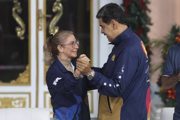 Student Day celebrations in Caracas CARACAS, VENEZUELA - NOVEMBER 21: Venezuelan President Nicolás Maduro dances with his wife Cilia Flores during Student Day celebrations at the Miraflores Palace in Caracas, Venezuela on November 21, 2025. Pedro Mattey Anadolu Caracas Venezuela. Editorial use only. Please get in touch for any other usage.  Copyright: x2025xAnadoluxPedroxMatteyx