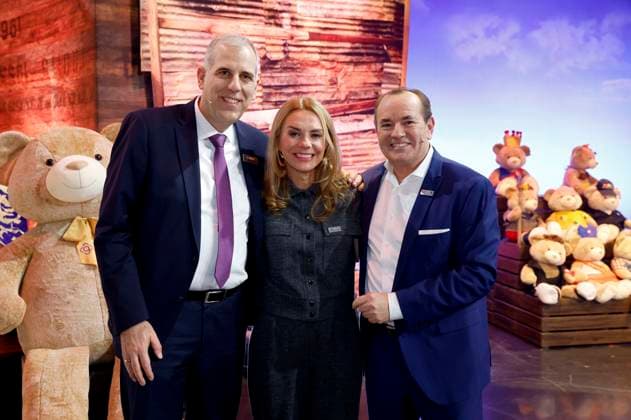 Stephan Schmitter, Inga Leschek and Wolfram Kons at the 30 RTL Spendenmarathon 2025 in Studio 8 of EMG Studios Hürth, 21 11 2025 Foto:xR.xStoffelsx xFuturexImagex spendenmarathon_5888