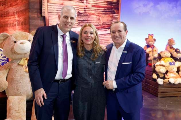 Stephan Schmitter, Inga Leschek and Wolfram Kons at the 30 RTL Spendenmarathon 2025 in Studio 8 of EMG Studios Hürth, 21 11 2025 Foto:xR.xStoffelsx xFuturexImagex spendenmarathon_5889