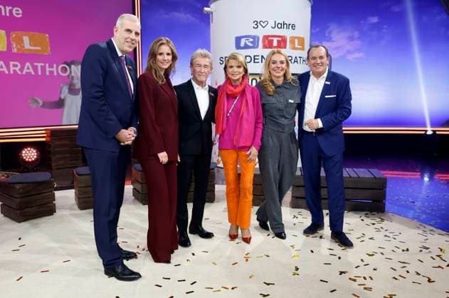 Stephan Schmitter, Mareile Höppner, Peter Maffay, Uschi Glas, Inga Leschek and Wolfram Kons at the 30 RTL Spendenmarathon 2025 in Studio 8 of EMG Studios Hürth, 21 11 2025 Foto:xR.xStoffelsx xFuturexImagex spendenmarathon_5907