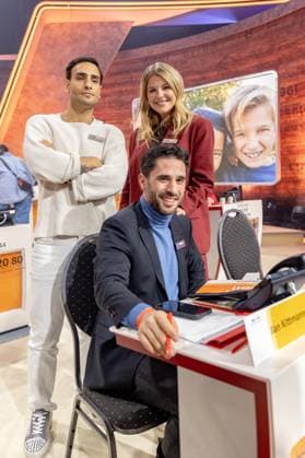 RTL telethon in Cologne, 21 11 2025 Timur Ülker, Josefin Bressel, Jan Kittmann all GZSZ The 30th RTL telethon is currently running at the EMG studios in Cologne Hürth For the anniversary, the program will be broadcast for 30 hours for the first time Celebrity supporters accept donations for children in need live on the donation hotline Cologne Hürth North Rhine-Westphalia G Copyright: xBonn.digitalx