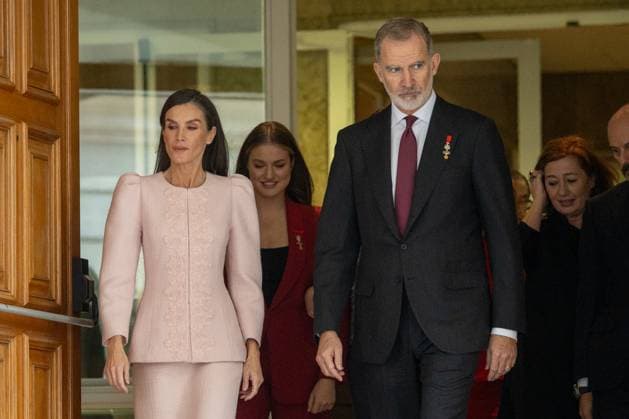 Event at the Congress: 50 Years of the Monarchy in Madrid, Spain - 21 Nov 2025 King Felipe VI (R) Princess Leonor (C), and Queen Letizia (L) seen during the colloquium 50 years later: the Crown in the transition to democracy , to commemorate the 50th anniversary of the Monarchy, in the Congress of Deputies in Madrid. Madrid Spain Copyright: xDavidxCanalesx xSOPAxImagesx DCReyesCongreso251121-05