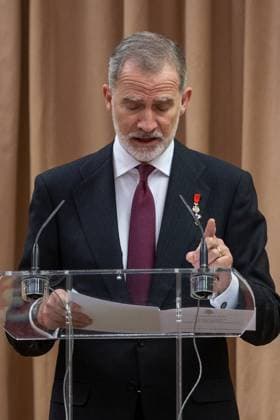 Event at the Congress: 50 Years of the Monarchy in Madrid, Spain - 21 Nov 2025 King Felipe VI delivers a speech during the colloquium 50 years later: the Crown in the transition to democracy , to commemorate the 50th anniversary of the Monarchy, in the Congress of Deputies in Madrid. Madrid Spain Copyright: xDavidxCanalesx xSOPAxImagesx DCReyesCongreso251121-20