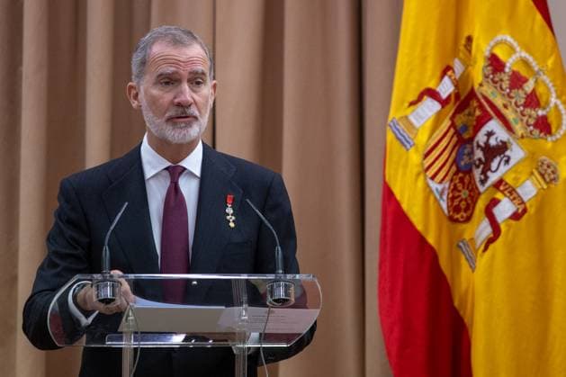 Event at the Congress: 50 Years of the Monarchy in Madrid, Spain - 21 Nov 2025 King Felipe VI delivers a speech during the colloquium 50 years later: the Crown in the transition to democracy , to commemorate the 50th anniversary of the Monarchy, in the Congress of Deputies in Madrid. Madrid Spain Copyright: xDavidxCanalesx xSOPAxImagesx DCReyesCongreso251121-21