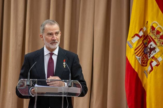 Event at the Congress: 50 Years of the Monarchy in Madrid, Spain - 21 Nov 2025 King Felipe VI delivers a speech during the colloquium 50 years later: the Crown in the transition to democracy , to commemorate the 50th anniversary of the Monarchy, in the Congress of Deputies in Madrid. Madrid Spain Copyright: xDavidxCanalesx xSOPAxImagesx DCReyesCongreso251121-23