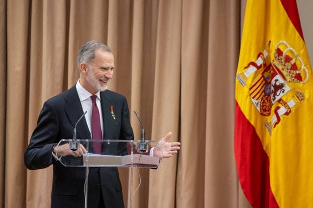 Event at the Congress: 50 Years of the Monarchy in Madrid, Spain - 21 Nov 2025 King Felipe VI delivers a speech during the colloquium 50 years later: the Crown in the transition to democracy , to commemorate the 50th anniversary of the Monarchy, in the Congress of Deputies in Madrid. Madrid Spain Copyright: xDavidxCanalesx xSOPAxImagesx DCReyesCongreso251121-24