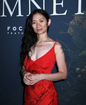 November 21, 2025, New York, Ny, United States: Chloe Zhao attends the New York Premiere of Hamnet . Held at The Whitby Hotel in New York. Zuma Press November 21, 2025. New York United States - ZUMAp281 20251121_zea_p281_014 Copyright: xPhotoxImagexPressx
