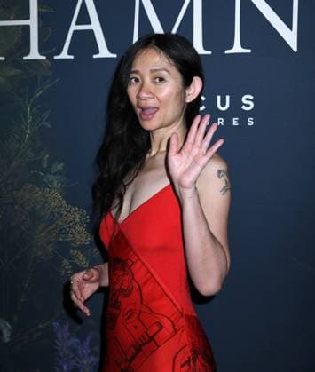 November 21, 2025, New York, Ny, United States: Chloe Zhao attends the New York Premiere of Hamnet . Held at The Whitby Hotel in New York. Zuma Press November 21, 2025. New York United States - ZUMAp281 20251121_zea_p281_017 Copyright: xPhotoxImagexPressx