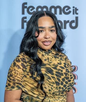 November 21, 2025, Beverly Hills, California, USA: B Simone arrives on the red carpet of the 2025 Give Her FlowHERS Gala at The Beverly Hilton Hotel in Beverly Hills, California on November 21, 2025. Beverly Hills USA - ZUMAt169 20251121_zep_t169_012 Copyright: xConnorxTerryx