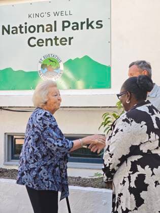 21-11-2025 Antillen Princess Beatrix visited the Public Library and the Government Guest House on the island of Sint Eustatius. Â  Copyright: xPPEx